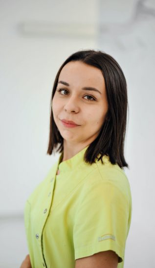 Ewa Złotek - dyplomowana higienistka stomatologiczna