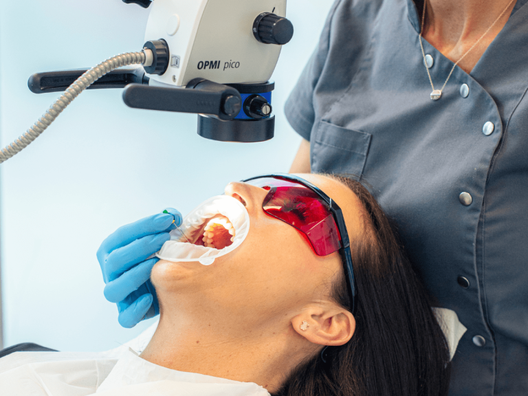 Jak wybrać dobrego dentystę specjalizującego się w stomatologii zachowawczej?